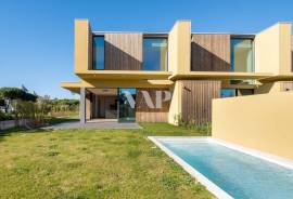 2 bedroom corner villa with private pool in central area, Vilamoura