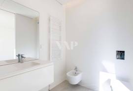 2 bedroom corner villa with private pool in central area, Vilamoura