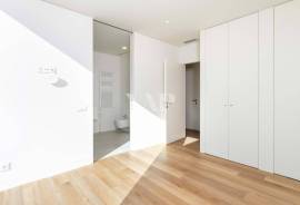 2 bedroom corner villa with private pool in central area, Vilamoura