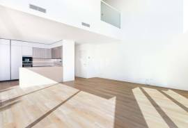 2 bedroom corner villa with private pool in central area, Vilamoura