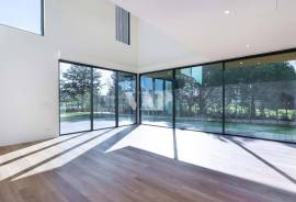 2 bedroom corner villa with private pool in central area, Vilamoura