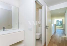 2 bedroom corner villa with private pool in central area, Vilamoura