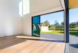 2 bedroom corner villa with private pool in central area, Vilamoura