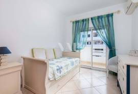 3 bedroom apartment with sea view in Quinta do Romão, Quarteira