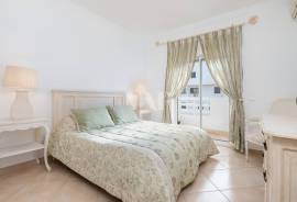 3 bedroom apartment with sea view in Quinta do Romão, Quarteira