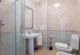 3 bedroom apartment with sea view in Quinta do Romão, Quarteira