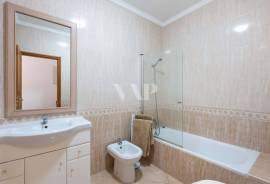 3 bedroom apartment with sea view in Quinta do Romão, Quarteira