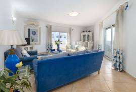 3 bedroom apartment with sea view in Quinta do Romão, Quarteira