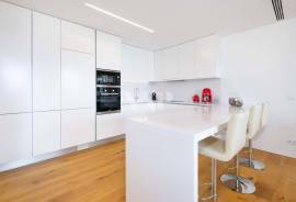 Luxury 3 Bedroom Apartment with Pool in Vilamoura