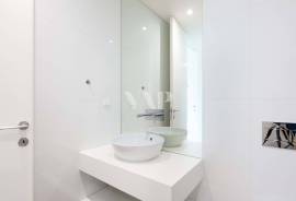 Luxury 3 Bedroom Apartment with Pool in Vilamoura