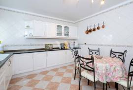 4 Bedroom Apartment with Sea View, Quarteira