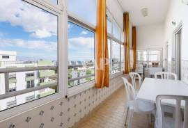 4 Bedroom Apartment with Sea View, Quarteira