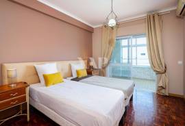 4 Bedroom Apartment with Sea View, Quarteira