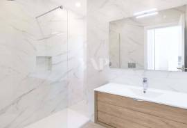 2 bedroom villa with pool, Vilamoura