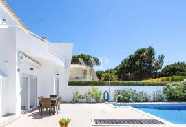 2 bedroom villa with pool, Vilamoura