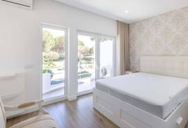 2 bedroom villa with pool, Vilamoura
