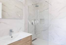 2 bedroom villa with pool, Vilamoura