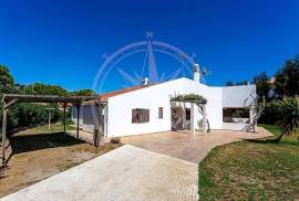 Exclusive 3 bedroom Resort Villa with Private Pool in Pedras da Rainha, Cabanas