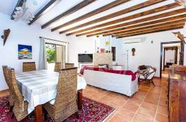 Exclusive 3 bedroom Resort Villa with Private Pool in Pedras da Rainha, Cabanas