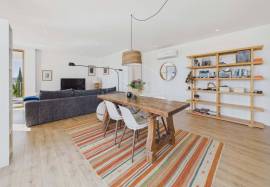 Impressive 3 bedroom top floor apartment in Moncarapacho