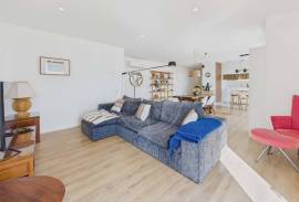 Impressive 3 bedroom top floor apartment in Moncarapacho