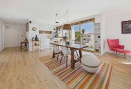 Impressive 3 bedroom top floor apartment in Moncarapacho