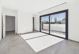 Brand New 6 Bedroom Contemporary Villa in Tavira Centre