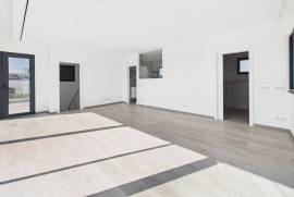 Brand New 6 Bedroom Contemporary Villa in Tavira Centre