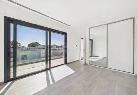 Brand New 6 Bedroom Contemporary Villa in Tavira Centre