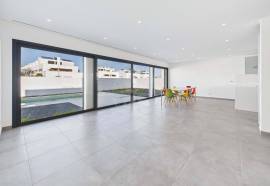 Brand New 6 Bedroom Contemporary Villa in Tavira Centre