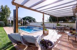 Detached, energy efficient 4 bed sea view villa with pool & garden near Ria Formosa