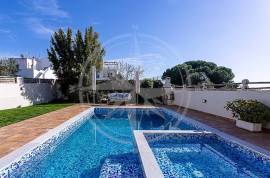 Detached, energy efficient 4 bed sea view villa with pool & garden near Ria Formosa