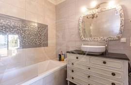 Detached, energy efficient 4 bed sea view villa with pool & garden near Ria Formosa