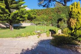 Villa with swimming pool and panoramic views, Restelo, Lisbon