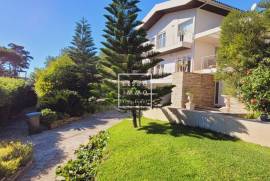 Villa with swimming pool and panoramic views, Restelo, Lisbon