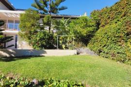 Villa with swimming pool and panoramic views, Restelo, Lisbon