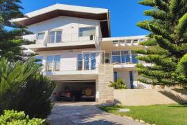 Villa with swimming pool and panoramic views, Restelo, Lisbon