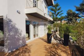 Villa with swimming pool and panoramic views, Restelo, Lisbon