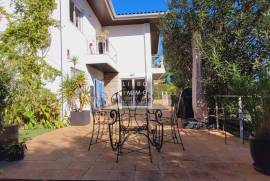 Villa with swimming pool and panoramic views, Restelo, Lisbon
