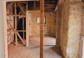 Charming historic building to renovate – São Bento, Lisbon