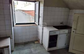 Charming historic building to renovate – São Bento, Lisbon