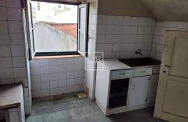 Charming historic building to renovate – São Bento, Lisbon