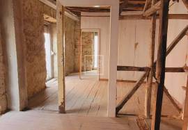 Charming historic building to renovate – São Bento, Lisbon