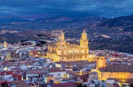 Traditional 2 Bed Townhouse For Sale in Jaen Spain