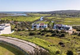 Plot for construction of a 3-bedroom house – Mexilhoeira Grande – Pontalgar