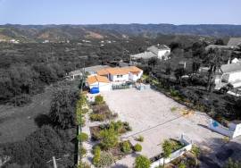 3 bedroom villa | with land | in Salir | Mountain view