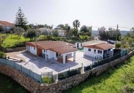 3 bedroom villa | with land | in Salir | Mountain view