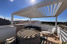 Moradia a venda na Rua 25 de Abril - Sao Bartolomeu - Praia Verde