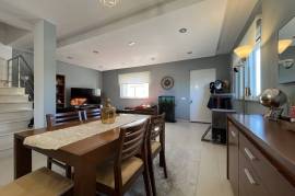 Moradia a venda na Rua 25 de Abril - Sao Bartolomeu - Praia Verde