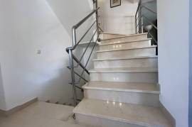 Moradia a venda na Rua 25 de Abril - Sao Bartolomeu - Praia Verde